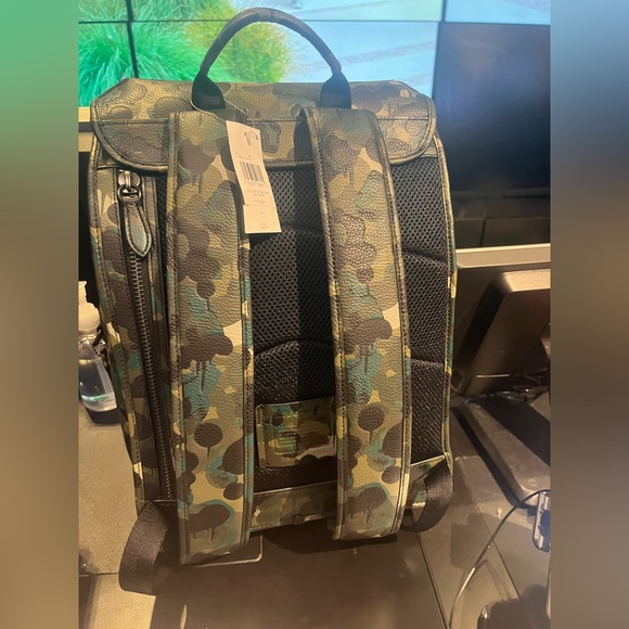 NWOT Coach League Flap Backpack In Signature Canvas With Camo Print - Picture 8 of 9